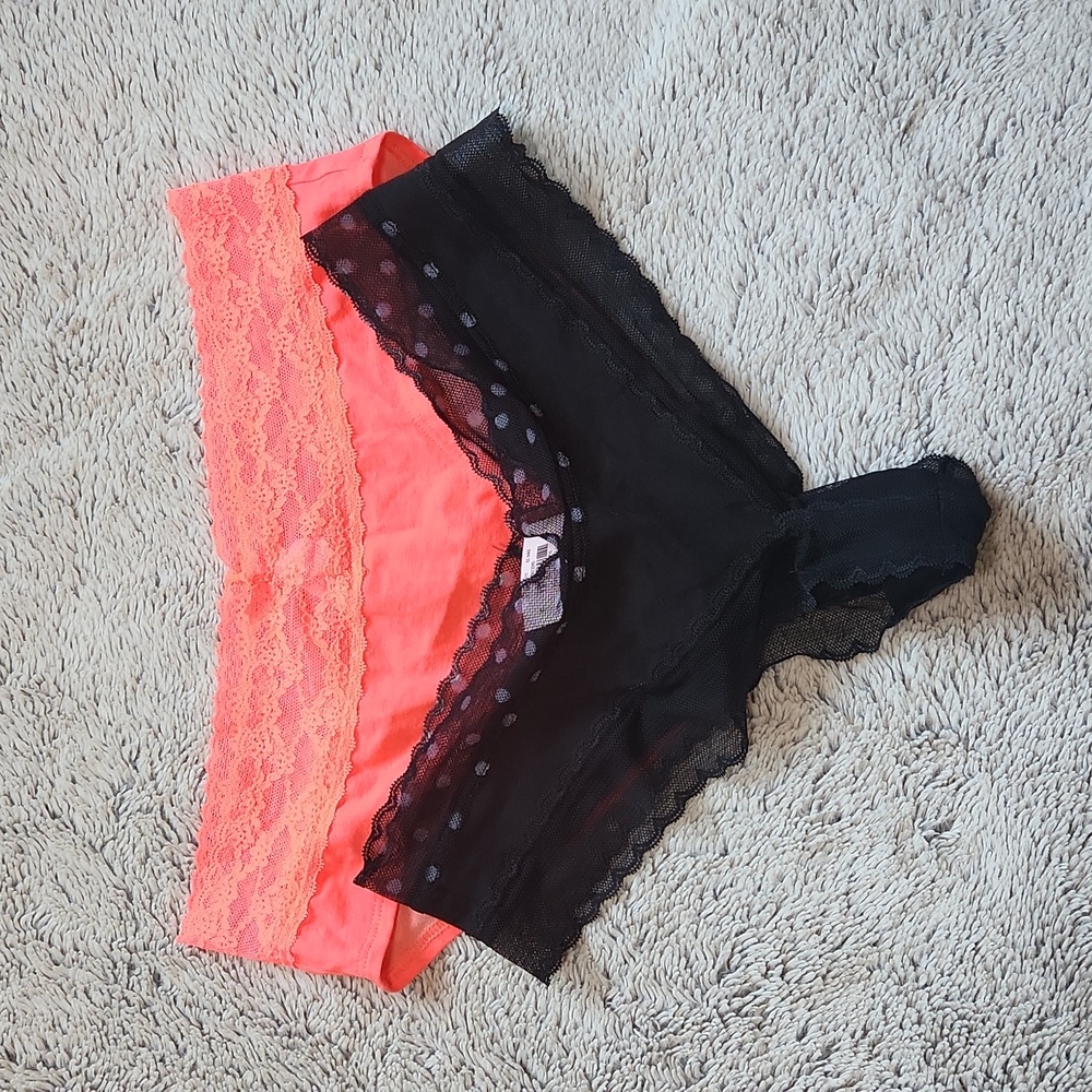 NWT Victoria's Secret panties 2 pair cheeky and hip hugger medium black pink